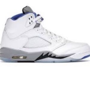 Meet your Posher, Ebony